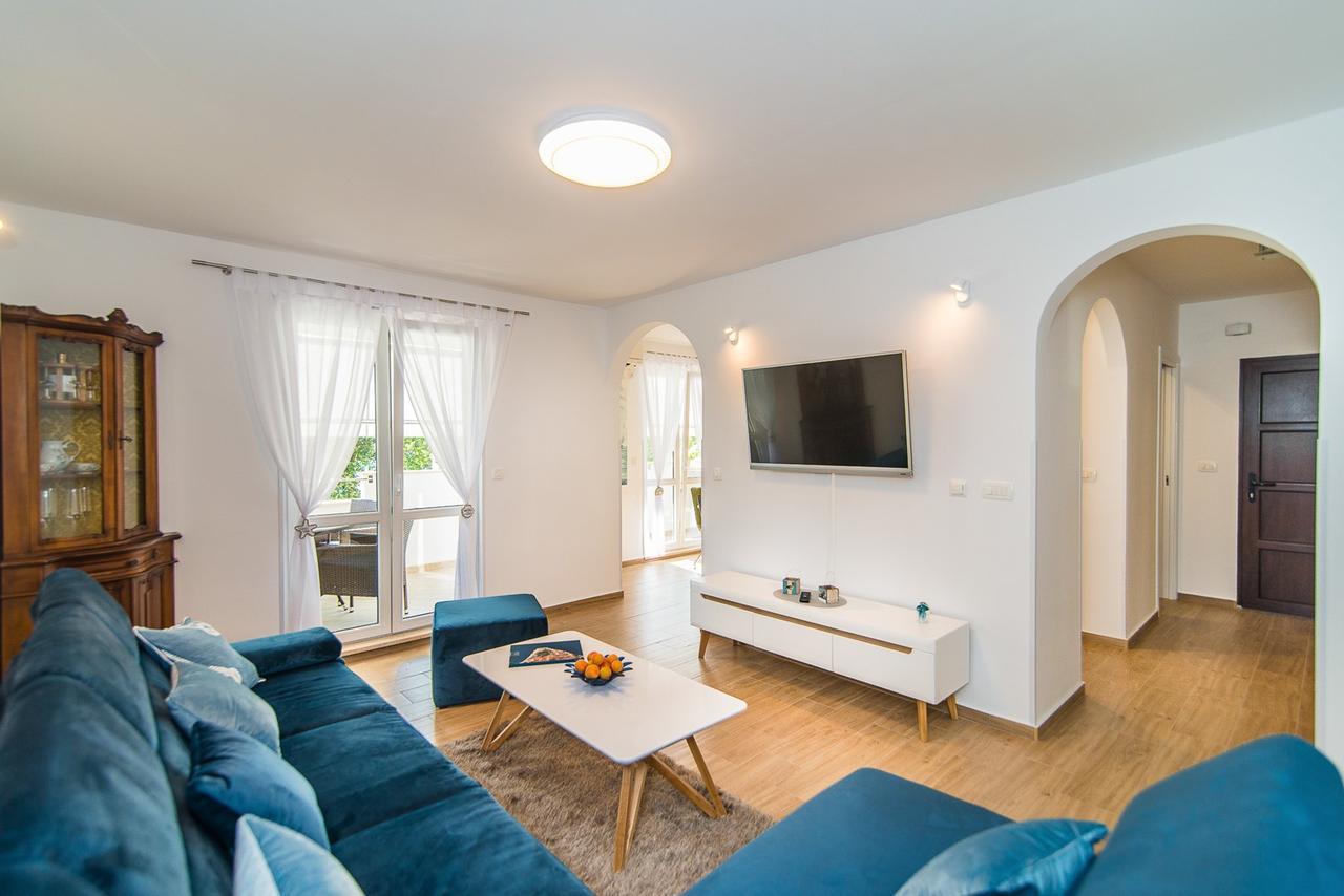 Vera Luxury Poreč Buitenkant foto